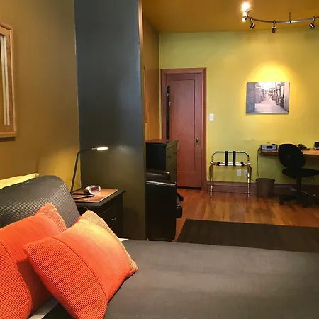 A La Carte Bed & Breakfast-2